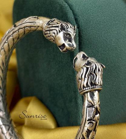SIMHA OXIDISED KADA