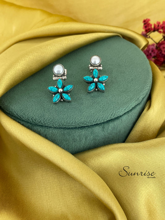 TURQUOISE PEARL  STUDS