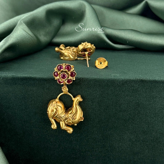 VINTAGE EARRINGS
