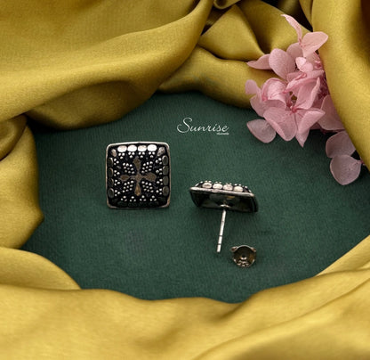 OXI EARRINGS