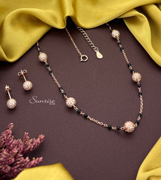 FANCY BLACK BEAD GUNDU CHAIN