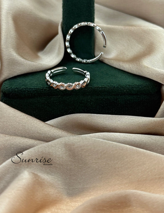 TWO TONE TOE RINGS