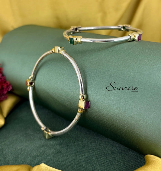 MULTICOLORED TWO TONE BANGLES