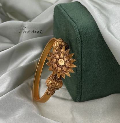 FUSION BANGLE