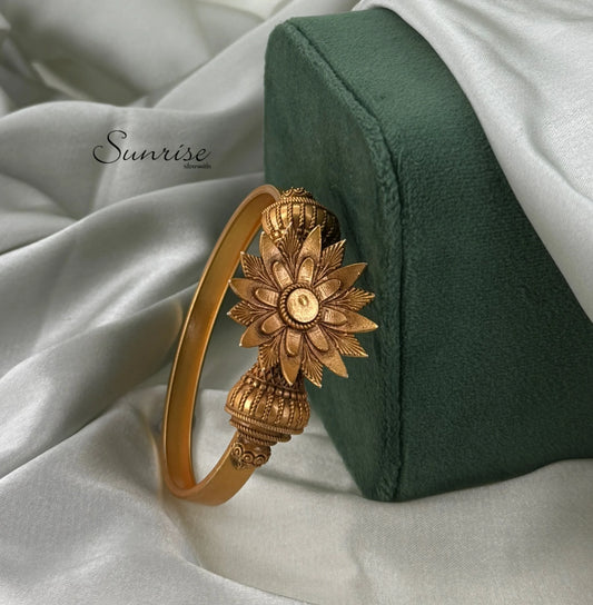 FUSION BANGLE