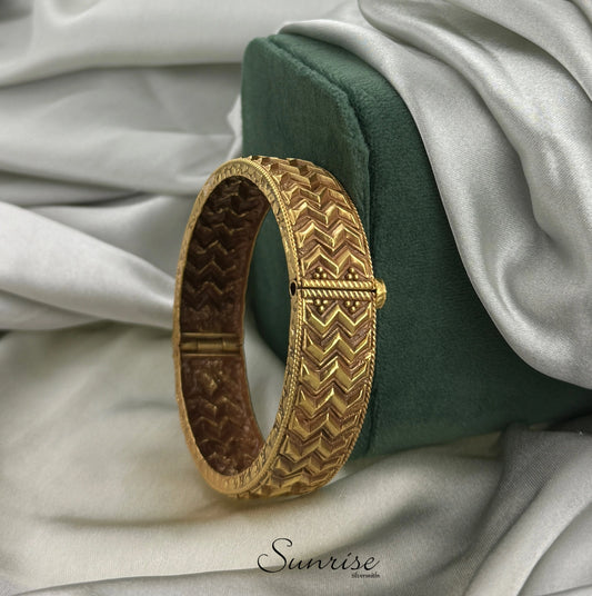 ANTIQUE KADA