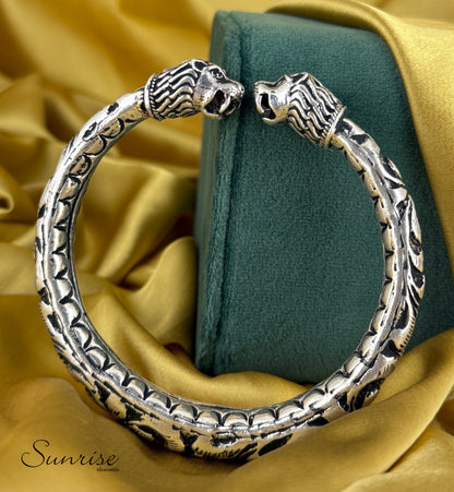 OXIDISED SIMHA KADA
