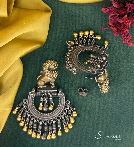 TWOTONE LION EARRINGS