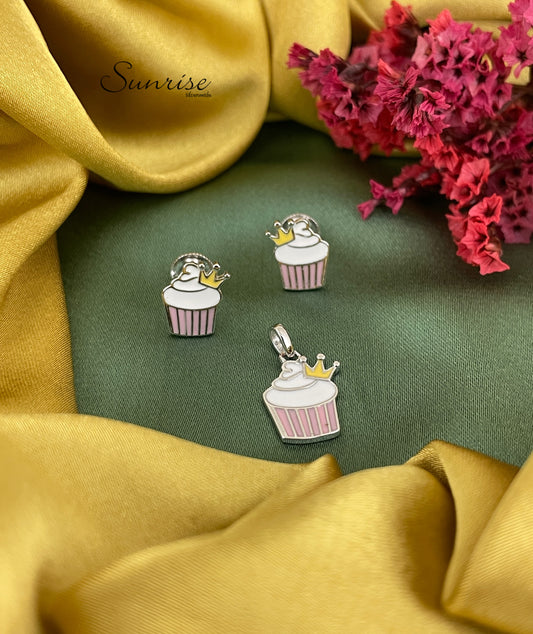 CROWN CUPCAKE ENAMEL PENDANT SET