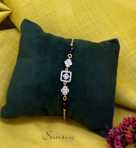 BLACK BEAD BRACELET