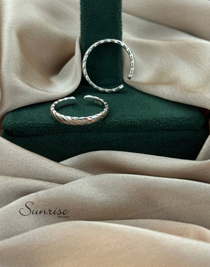TWO TONE TOE RINGS