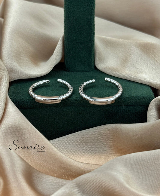 CLASSIC TOE RINGS