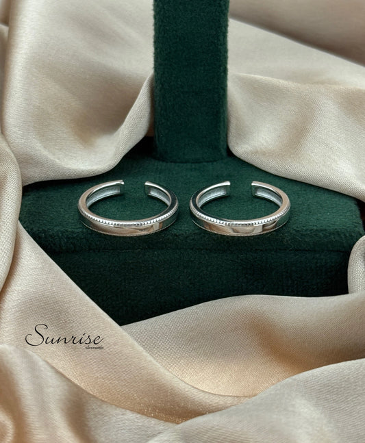 FANCY BAND TOE RINGS