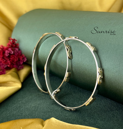 FANCY TWO TONE BANGLE