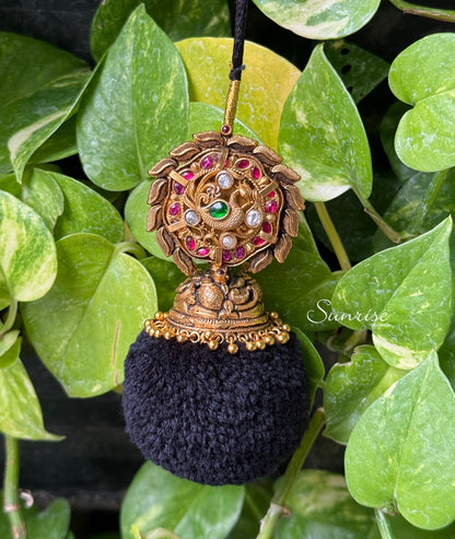 PEACOCK BALL KUCHU