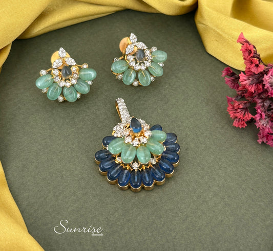 VICTORIAN PENDANT SET