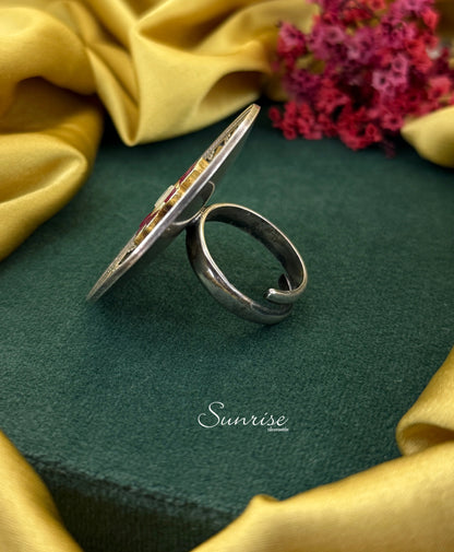 TWO TONE FLORAL RING