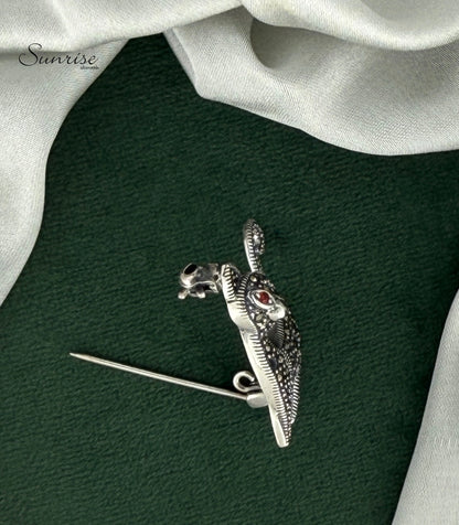 MARCASITE CAT BROOCH