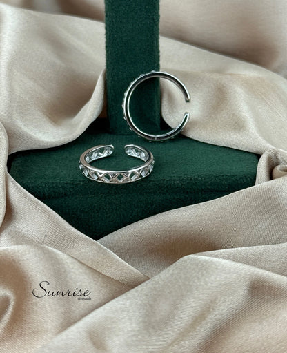 SILVER POLISH TOE RINGS