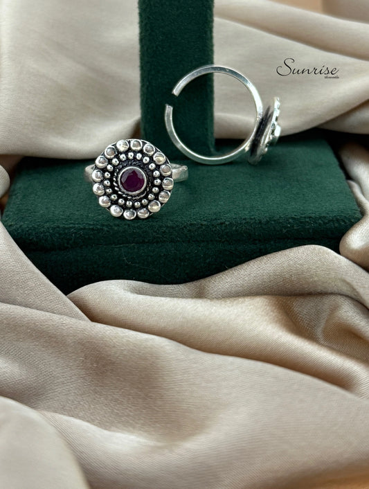 RED CUT STONE TOE RINGS