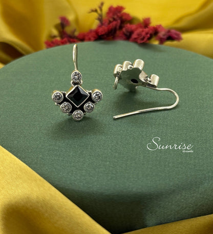 BLACK CUT STONE PENDANT SET